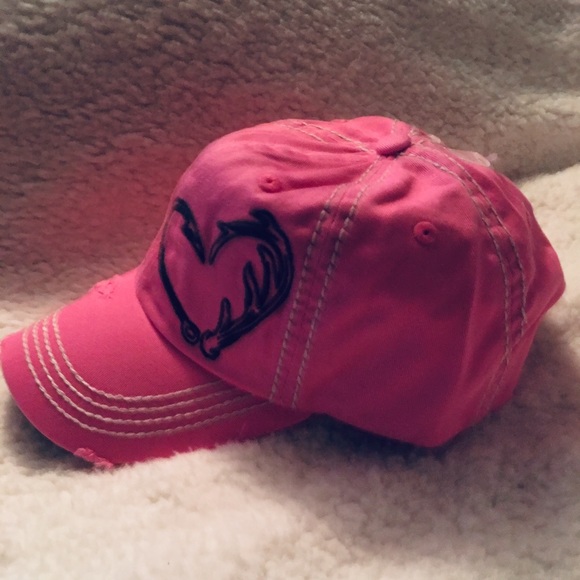 🇺🇸 Distressed Ladies Hook and Antler Heart Hat - Picture 2 of 3